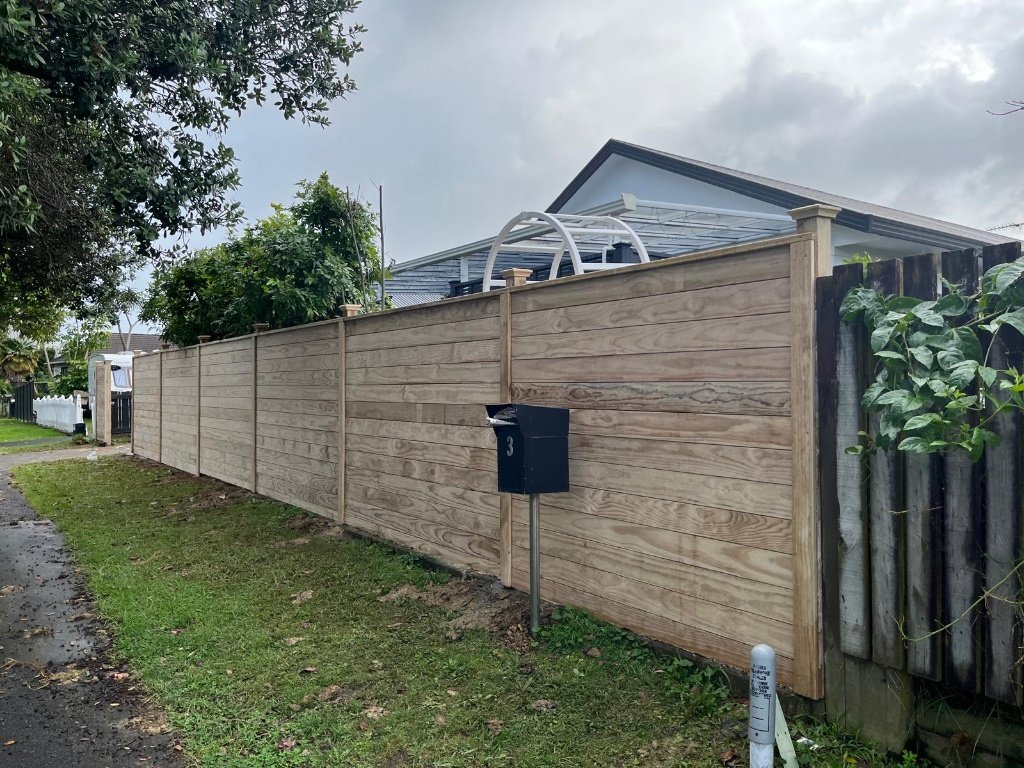Horizontal Timber Slat Feature Fence